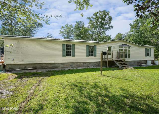 Property at 443 Mohawk Dr, Crossville, TN 38572, 4 beds, 2 baths