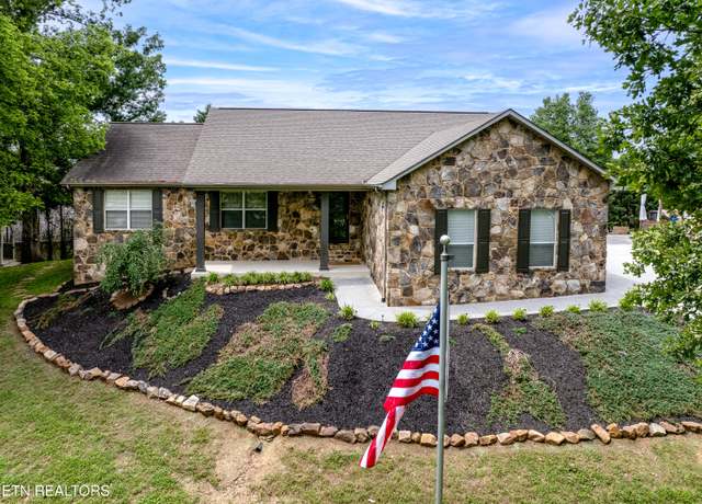 Property at 3443 Ardennes Dr, Maryville, TN 37801, 3 beds, 2 baths