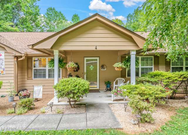 Property at 3609 Stoneridge Dr, Knoxville, TN 37931, 5 beds, 3 baths