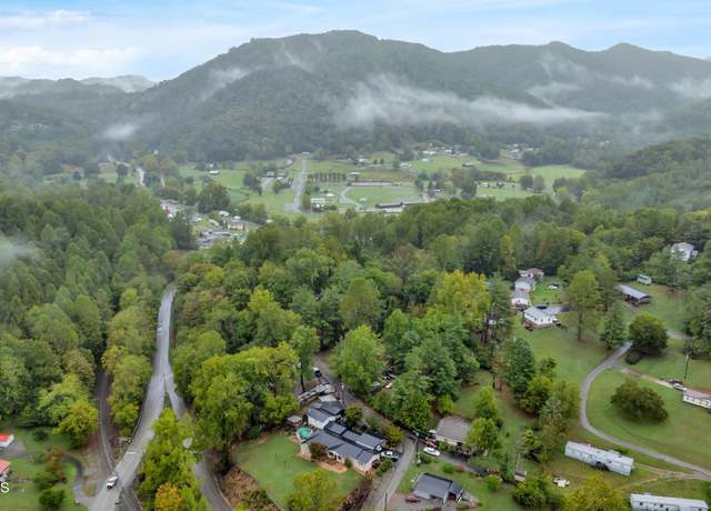 Property at 348 Cemetery Rd, Pennington Gap, VA 24277, 4 beds, 2 baths
