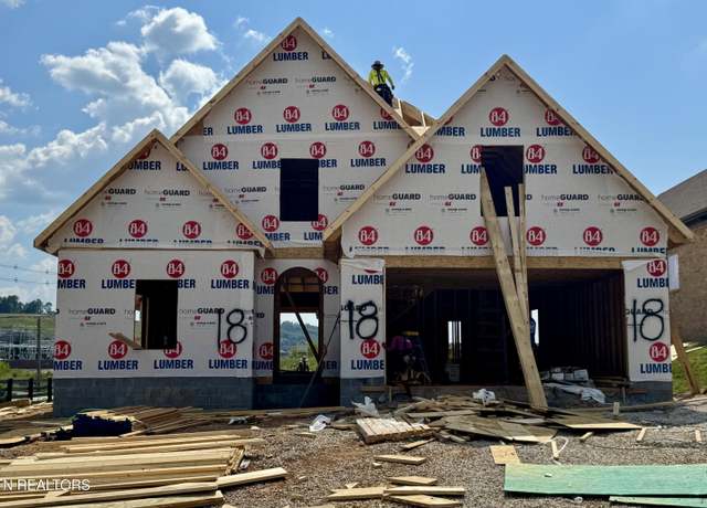 Property at 2103 Lantern Park Ln, Knoxville, TN 37932, 3 beds, 3 baths