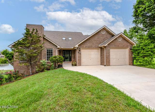 Property at 4915 Masters Dr, Maryville, TN 37801, 4 beds, 3.5 baths