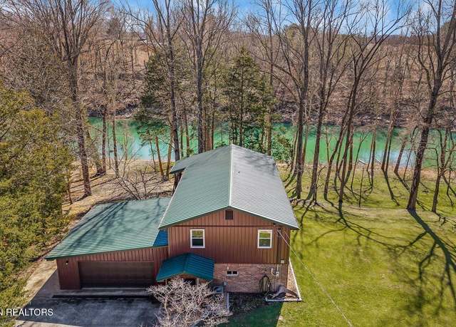 Property at 524 Luckey Ln, Sparta, TN 38583, 3 beds, 2 baths