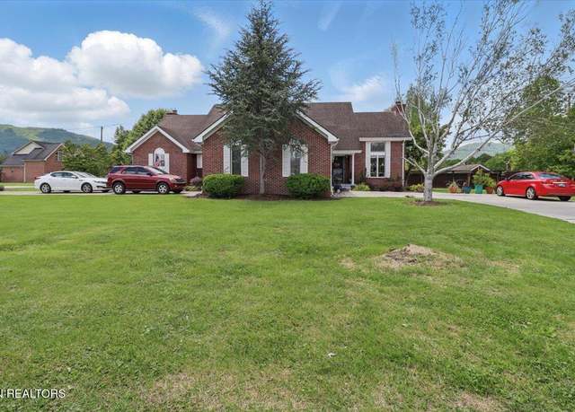 Property at 523 N 30th St, Middlesboro, KY 40965, 5 beds, 4 baths