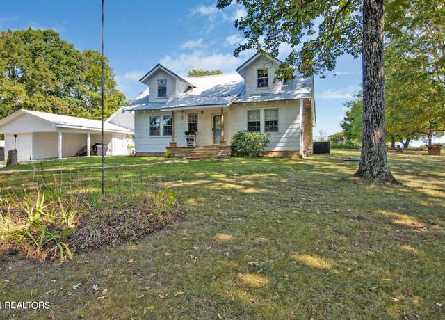 Property at 2381 E First St, Crossville, TN 38555, 3 beds, 1.5 baths