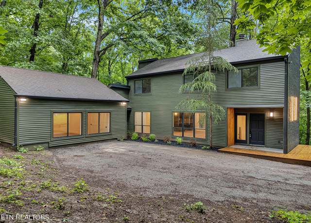 Property at 9501 E Aiken Ln, Knoxville, TN 37922, 5 beds, 2.5 baths