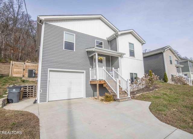 Property at 3121 Greenway Dr, Knoxville, TN 37918, 3 beds, 2 baths