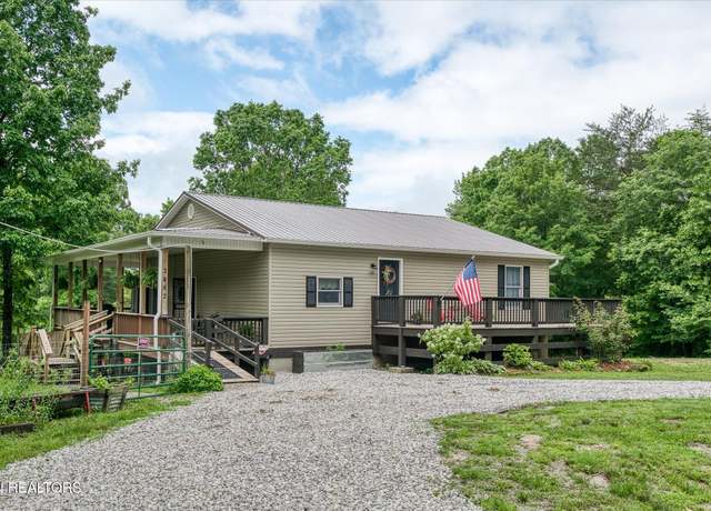 Property at 2882 York Rd, Crossville, TN 38555, 2 beds, 2 baths