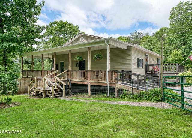 Property at 2882 York Rd, Crossville, TN 38555, 2 beds, 2 baths