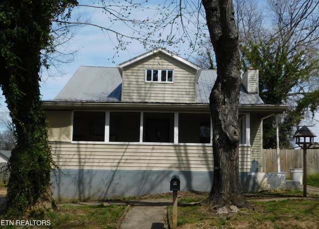 Property at 2035 Boyd St, Knoxville, TN 37921, 6 beds, 2 baths
