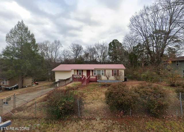 Property at 2008 Sunny Ln, Knoxville, TN 37912, 3 beds, 1 bath