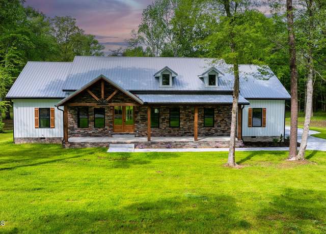 Property at 455 Sunset Harbor Dr, Dandridge, TN 37725, 4 beds, 2 baths