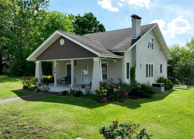 Property at 518 Monroe St, Madisonville, TN 37354, 3 beds, 2 baths