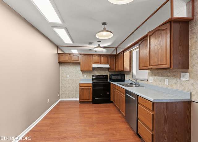 Property at 8016 Stablegate Way, Powell, TN 37849, 2 beds, 2 baths