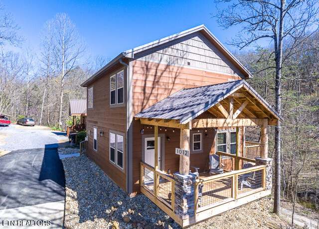 Property at 1012 Ravens Ford Way, Sevierville, TN 37876, 3 beds, 3.5 baths