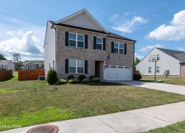 Property at 804 Spring Creek St, Maryville, TN 37801, 3 beds, 2.5 baths