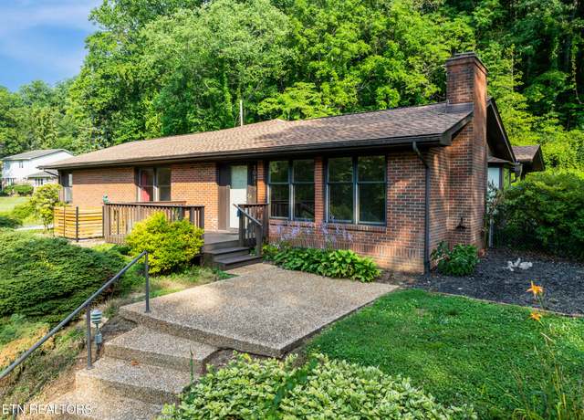 Property at 10916 Melton View Ln, Knoxville, TN 37932, 3 beds, 2 baths