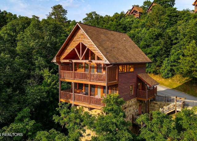 Property at 1851 Starr St, Sevierville, TN 37876, 2 beds, 2 baths