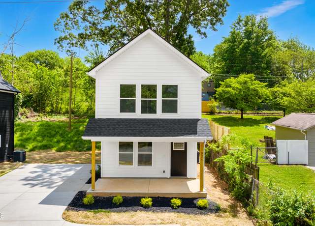 Property at 824 W Oldham Ave, Knoxville, TN 37921, 2 beds, 1.5 baths