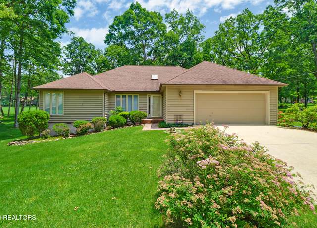 Property at 131 Snead Dr, Crossville, TN 38558, 3 beds, 2 baths