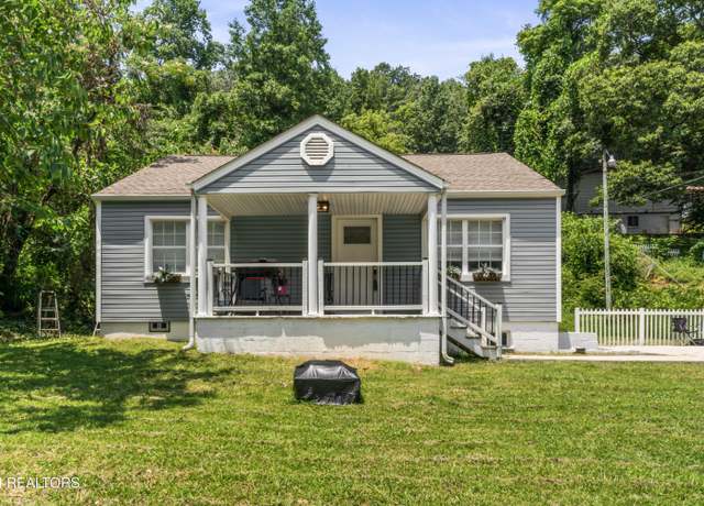 Property at 632 W Tri County Blvd, Oliver Springs, TN 37840, 3 beds, 2 baths