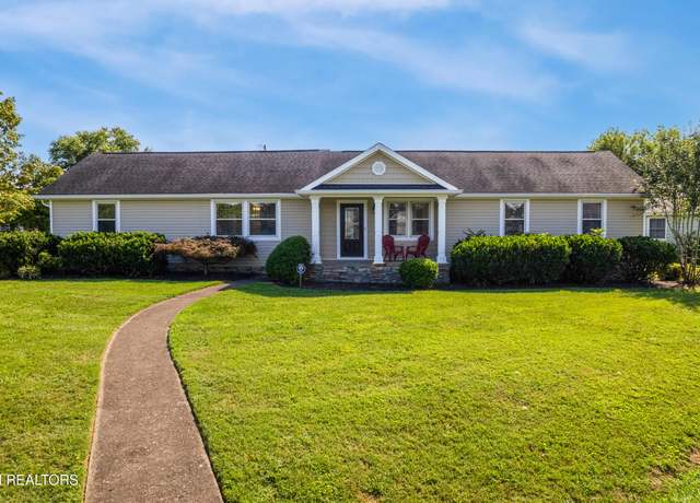 Property at 300 Riverside Dr, Clinton, TN 37716, 3 beds, 2 baths