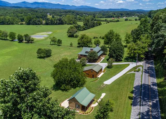 Property at 871 Poplar Creek Rd, Oliver Springs, TN 37840, 4 beds, 3 baths
