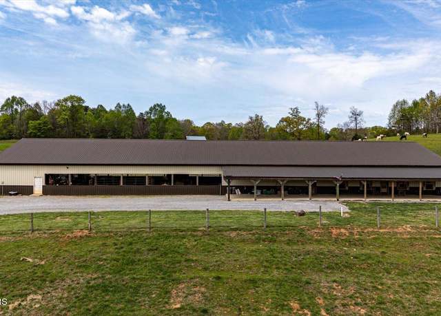 Property at 180 Mecca Pike, Tellico Plains, TN 37385, 3 beds, 3.5 baths