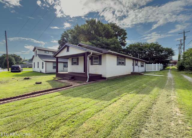 Property at 104 Church St, Loudon, TN 37774, 3 beds, 2 baths