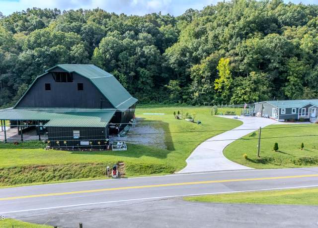 Property at 807 Gists Creek Rd, Sevierville, TN 37876, 3 beds, 3 baths