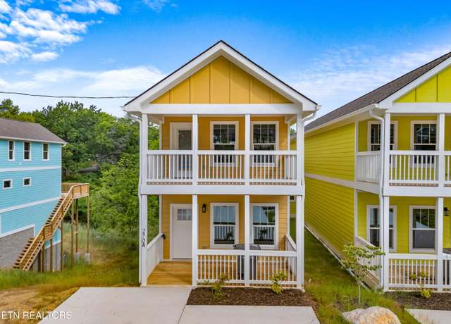 Property at 270 West Main St, Dandridge, TN 37725, 3 beds, 3 baths