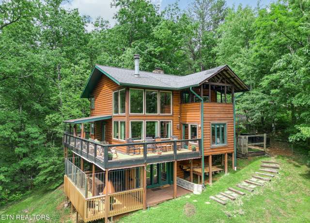 Property at 529 Deer Path Ln, Gatlinburg, TN 37738, 3 beds, 3.5 baths