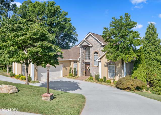 Property at 427 Harbor Town Dr, Maryville, TN 37801, 4 beds, 3.5 baths