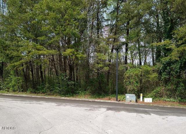 Property at 922 Hunters Ridge Dr, Maryville, TN 37803