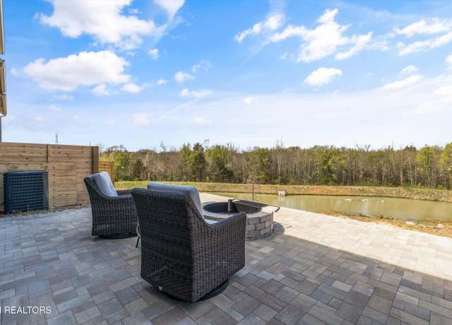 Property at 1432 Mountain Quail Cir, Maryville, TN 37801, 3 beds, 2.5 baths