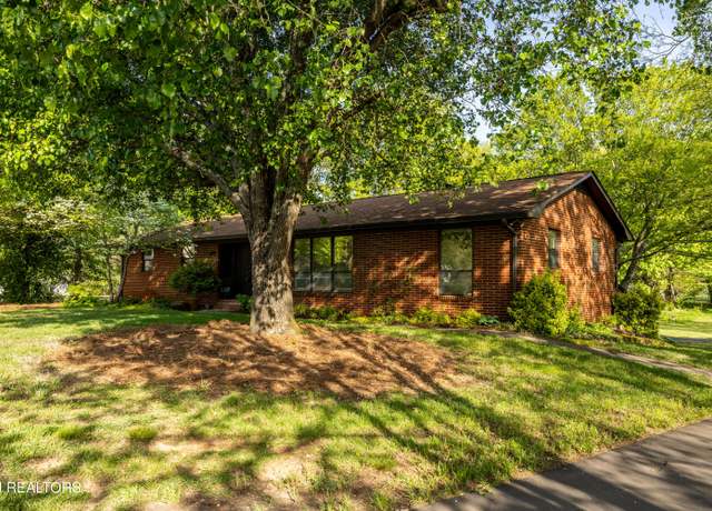 Property at 2815 Sevierville Rd, Maryville, TN 37804, 3 beds, 3 baths