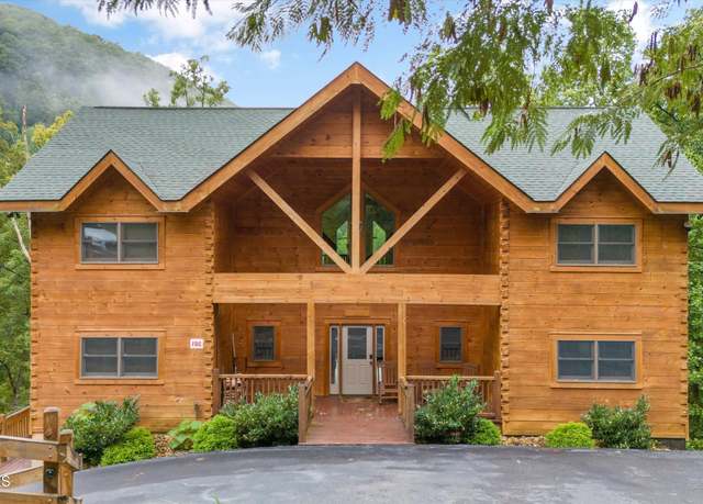 Property at 509 Woodland Dr, Gatlinburg, TN 37738, 8 beds, 4.5 baths
