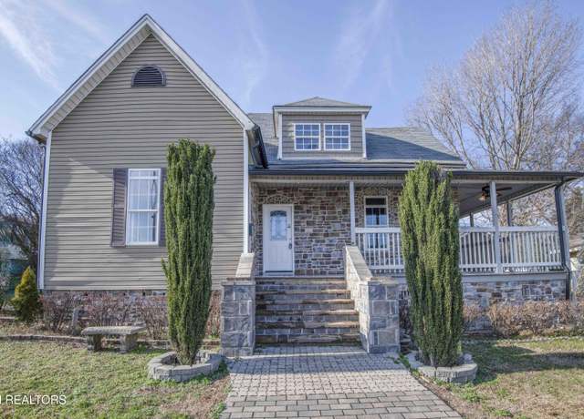 Property at 509 W Broadway St, Lenoir City, TN 37771, 3 beds, 2 baths