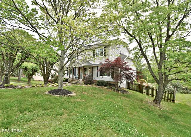 Property at 9820 Crestline Dr, Knoxville, TN 37922, 3 beds, 3.5 baths
