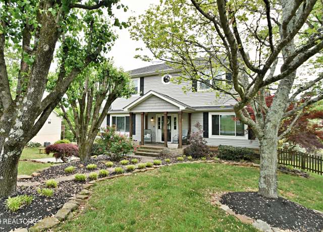 Property at 9820 Crestline Dr, Knoxville, TN 37922, 3 beds, 3.5 baths