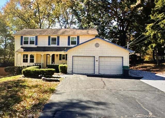 Property at 631 Plainfield Rd, Knoxville, TN 37923, 3 beds, 3 baths
