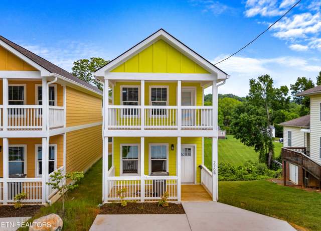 Property at 270 West Main St, Dandridge, TN 37725, 3 beds, 3 baths