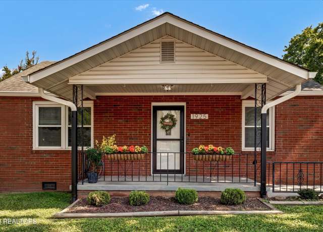 Property at 1925 Trotter Ave, Knoxville, TN 37920, 5 beds, 3 baths
