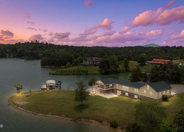 Property at 1002 Moonside Ln, Sevierville, TN 37876, 3 beds, 3.5 baths