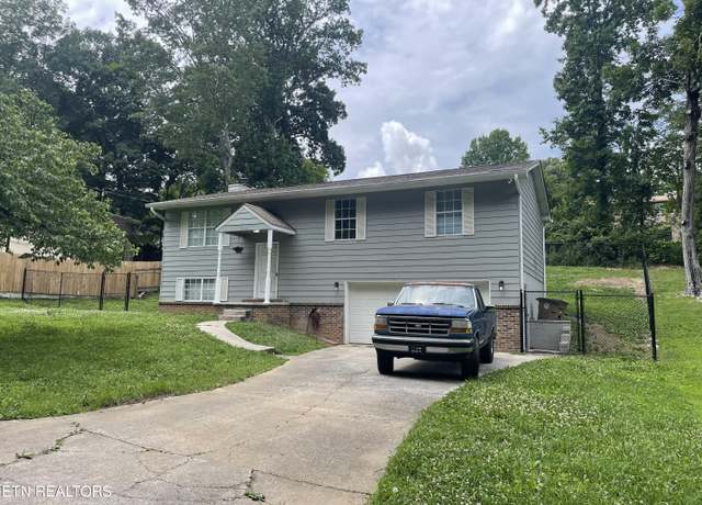 Property at 5013 Laurel Woods Dr, Knoxville, TN 37921, 3 beds, 2.5 baths