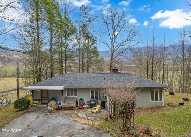 Property at 2620 Wears Valley Rd, Sevierville, TN 37862, 3 beds, 1.5 baths