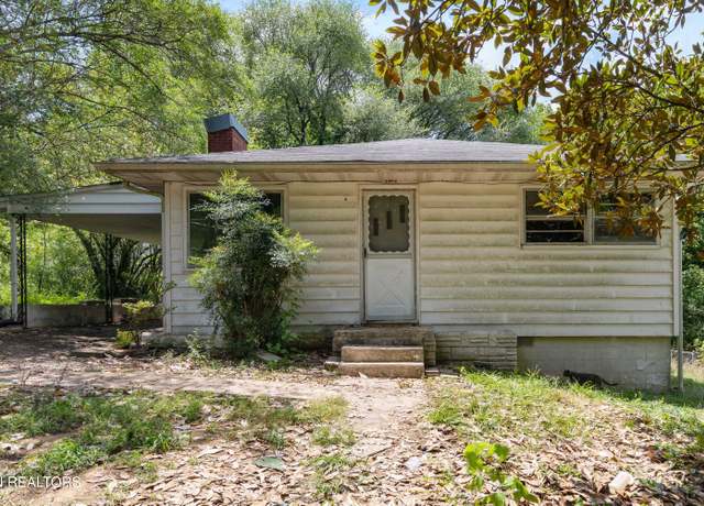 Property at 110 Pine Ln, Oliver Springs, TN 37840, 2 beds, 1 bath