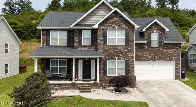 Photo of 6135 Hollow View Ln, Knoxville, TN 37924