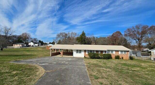 Photo of 1307 Mcarthur Rd, Maryville, TN 37804