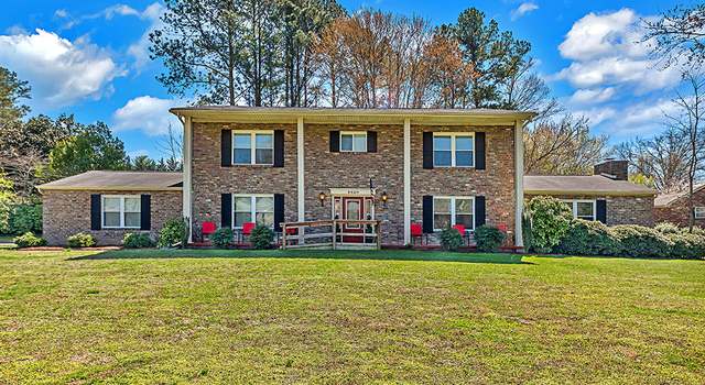 Photo of 8620 Wimbledon Dr, Knoxville, TN 37923
